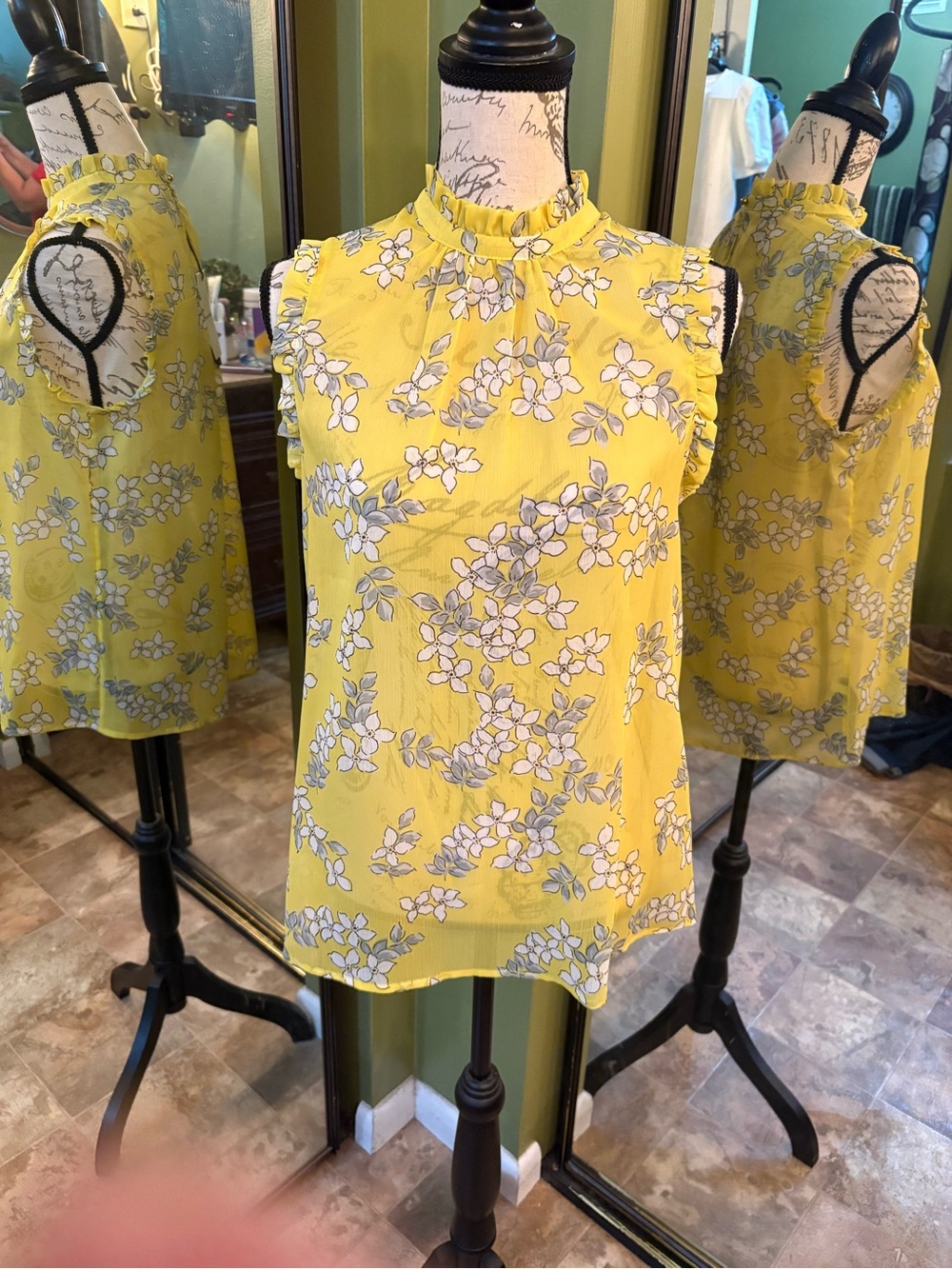 Who What Wear Yellow Floral Ruffle Mock Neck Sleeveless Blouse